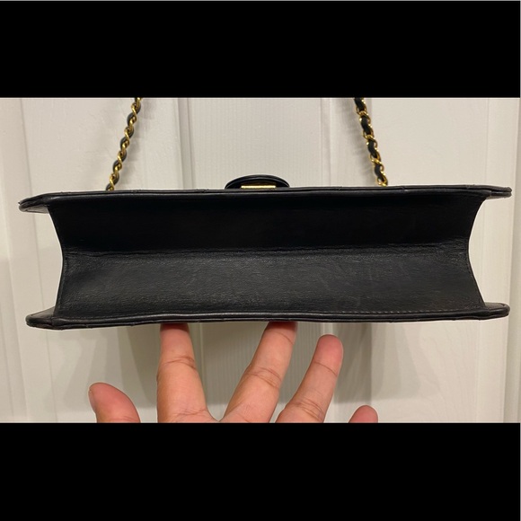 Authentic Chanel Lambskin Quilted Medium Single Flap - Picture 10 of 17